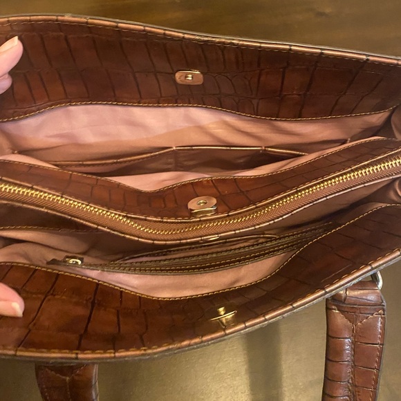 Liz Claiborne brown leather handbag - Picture 2 of 4